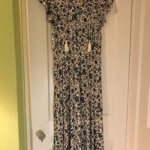FatFace Maxi Dress. Size 10. Flattering and easy to wear. Almost new.